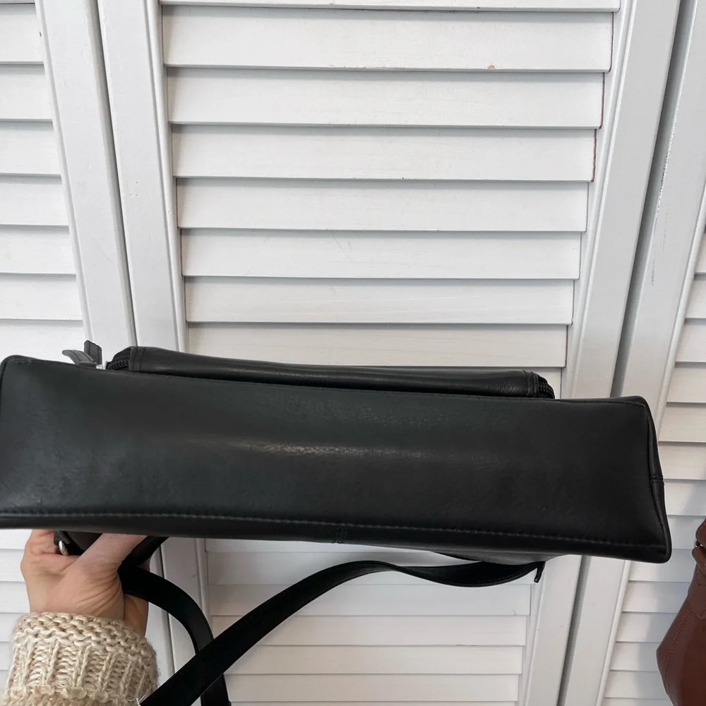 ili New York Black leather RFID PURSE - Picture 7 of 8